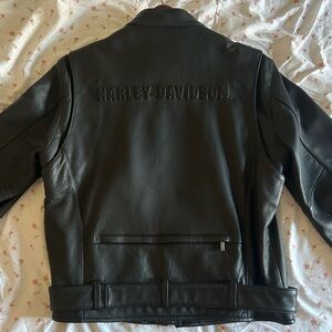 Harley Davidson Leather Motorcycle Biker Jacket
Leather buckle around the waist